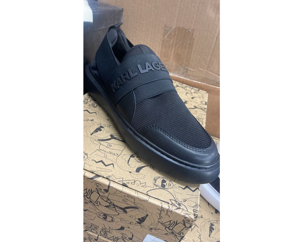 Karl Lagerfeld Wholesale Mens sneaker assortment 30pcs.
